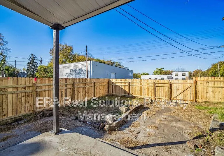 105 Rodgers Ave — Photo 46