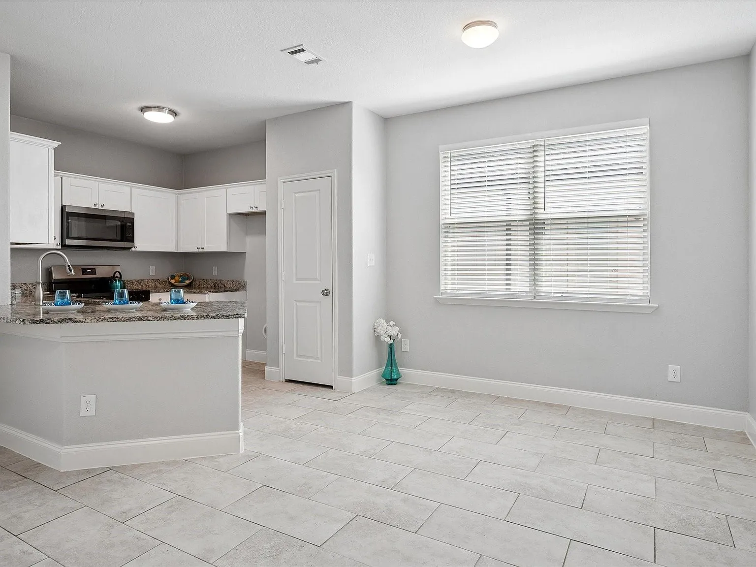 3 bed, 1413 sqft, $1,800 — Photo 4