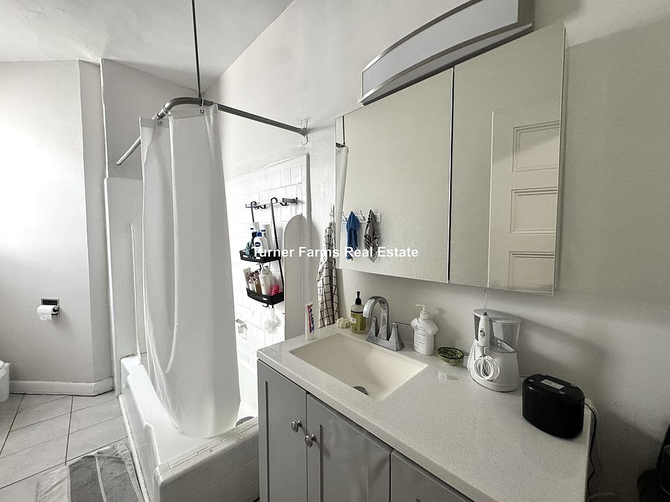 1st image of 1800F Mass Ave #1800-22F