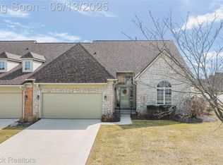 37143 Southwind Ct #38, Farmington, MI 48331
