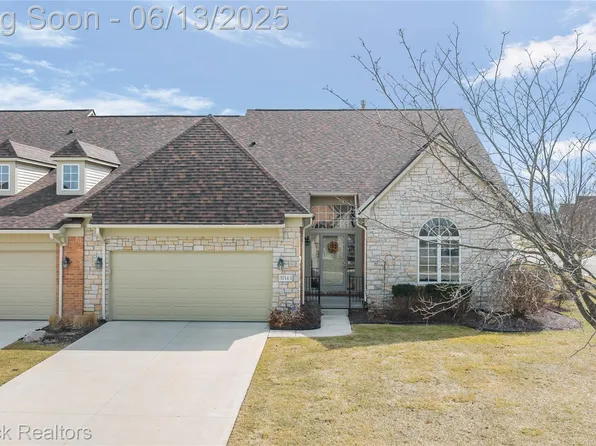 37143 Southwind Ct #38, Farmington, MI 48331