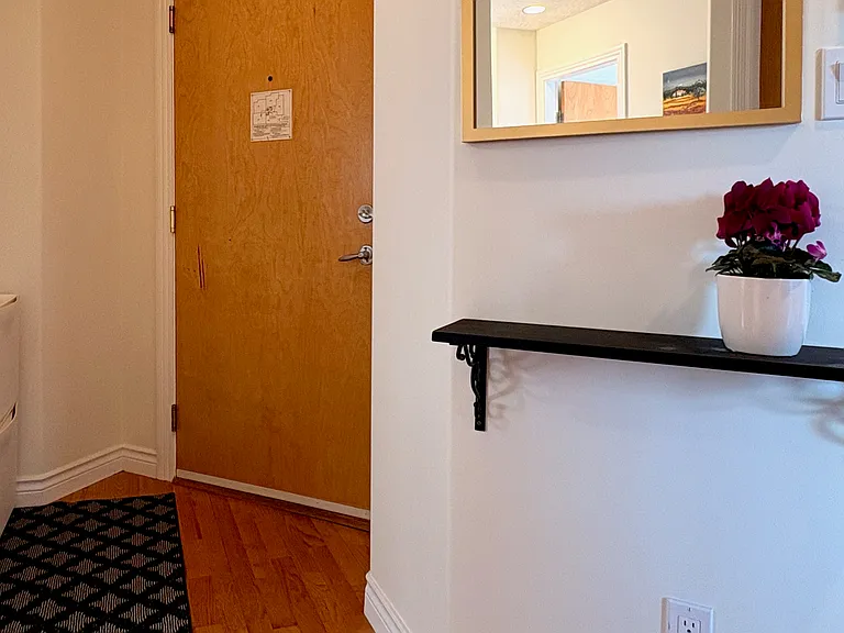 1225 Fort St — Photo 3