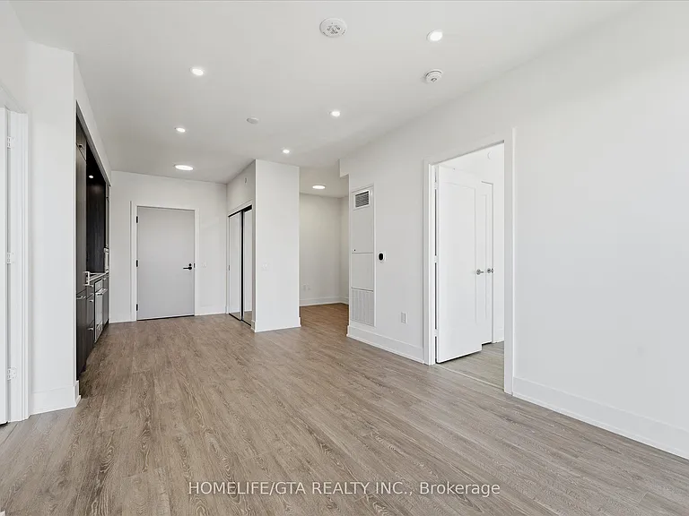 858 Dupont St #802 — Photo 15