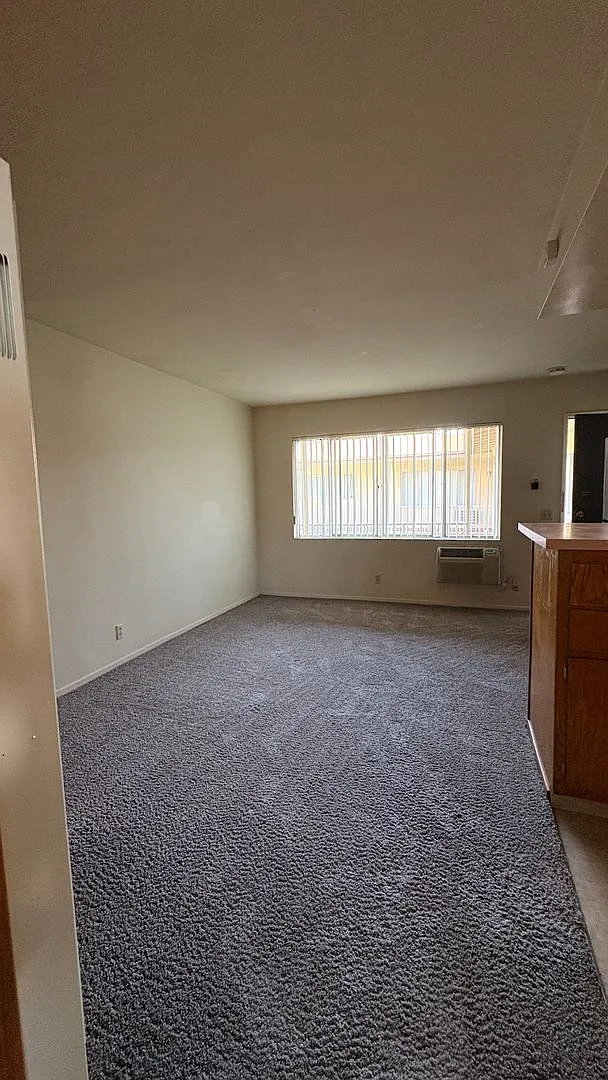 5931 Cloverly Apts — Photo 1