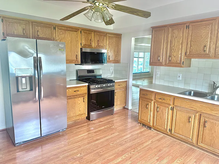 32307 Cambridge Dr — Photo 17