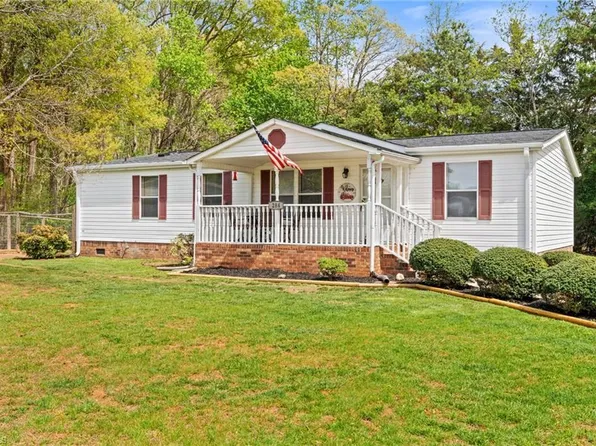 284 Quail Hill Dr, Lexington, NC 27295