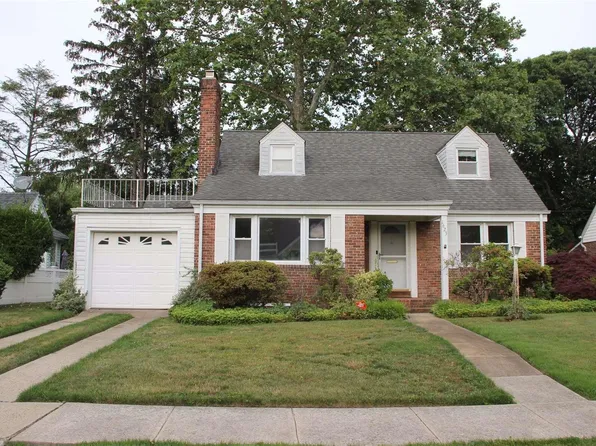 1623 Benedict Place, North Baldwin, NY 11510