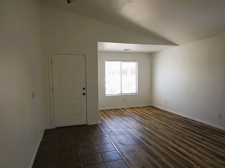 25735 W Elwood St — Photo 4