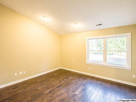 3rd image of 1026 Sharpsburg Dr SE