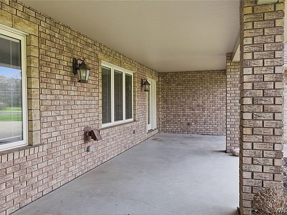 5th image of 101 Strasmer Rd