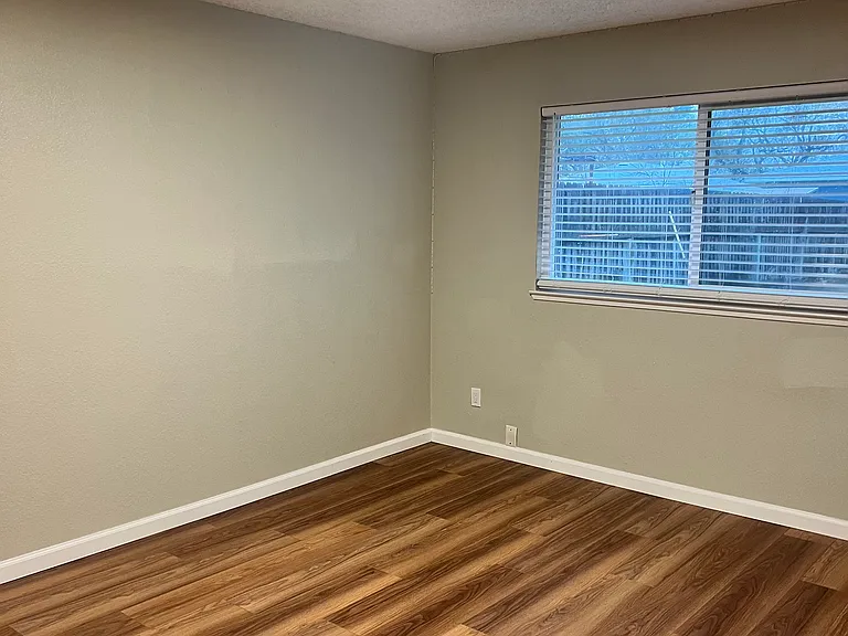 5513 Shaver Ct — Photo 15