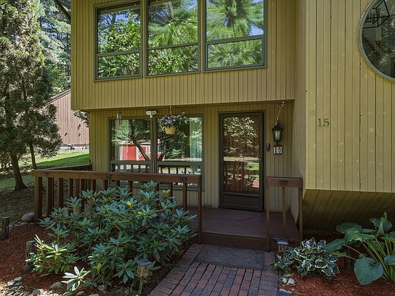 2nd image of 15 Ladyslipper Cir