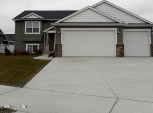 1151 26th St W, Dickinson, ND 58601