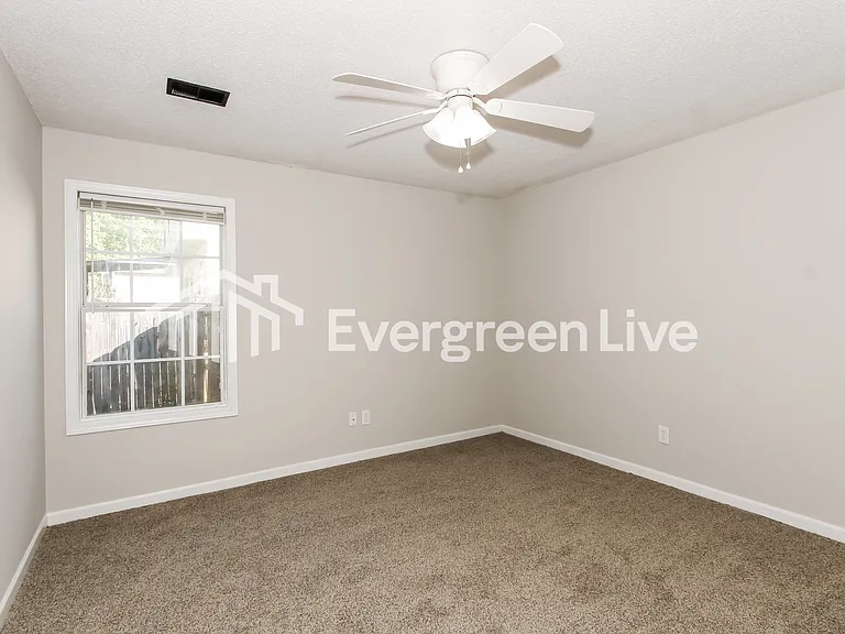 104 Autumn Woods Dr — Photo 11