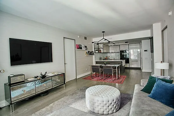 Rented by Dynamik Realty | media 30