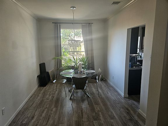 3rd image of 9518 Willow Lodge Ct