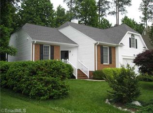 3 Coopers Ridge Ct, Greensboro, NC 27407