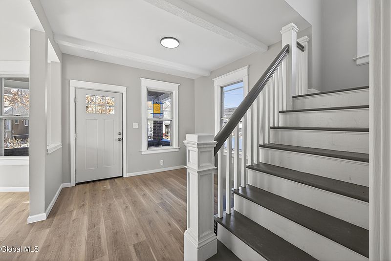 5th image of 209 Elmer Avenue