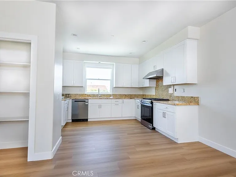 1042 San Juan St — Photo 8