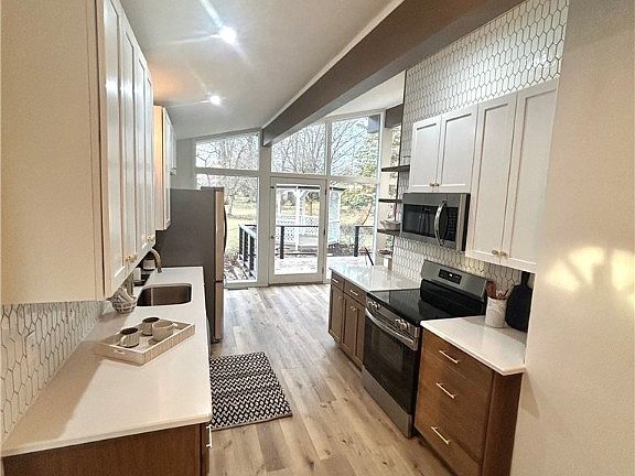 3rd image of 36740 Lakeland Dr