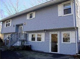 1 Rocky Ledge Dr, Clinton, CT 06413