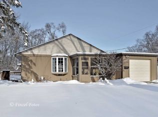 98 Elm St, Crystal Lake, IL 60014