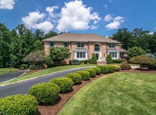 19 Arnold Dr, Randolph, NJ 07869