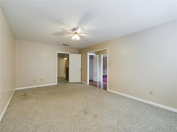 4th image of 1525 Eastwood Dr