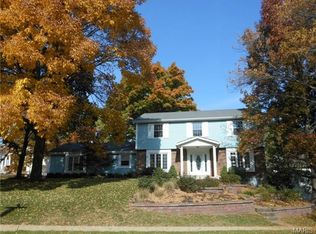 15545 Clover Ridge Dr, Chesterfield, MO 63017