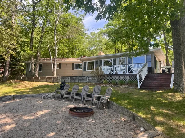 5923 Oak Rd, Rose City, MI 48654