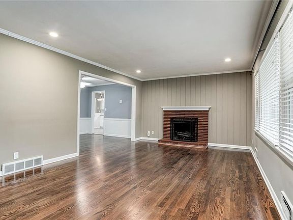3rd image of 7832 Tomahawk Rd