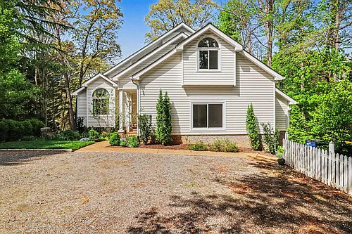 2444 Early Settlers Rd N Photo 1