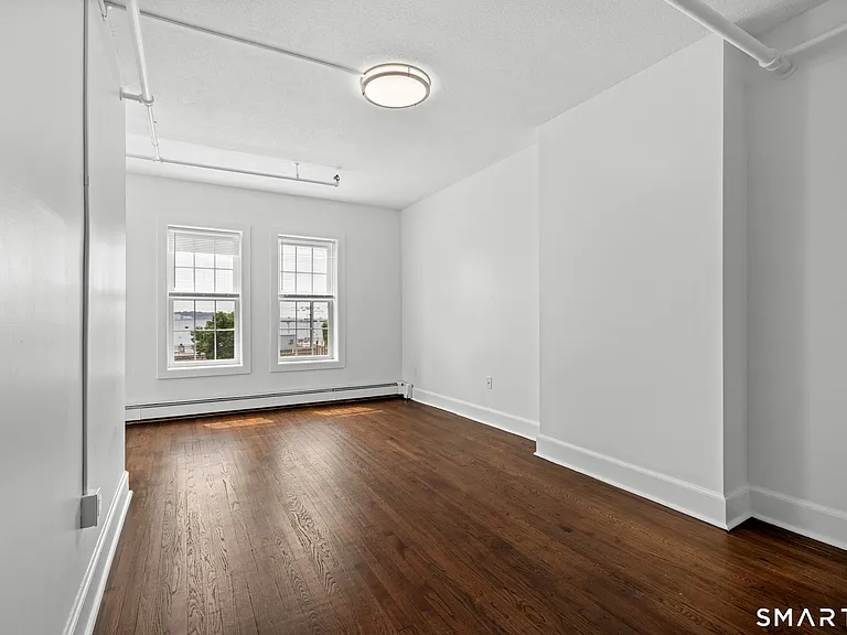 187 Bank St #302 — Photo 13