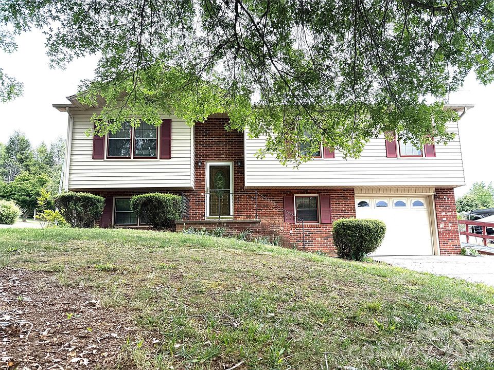 1st image of 2848 Wendell St