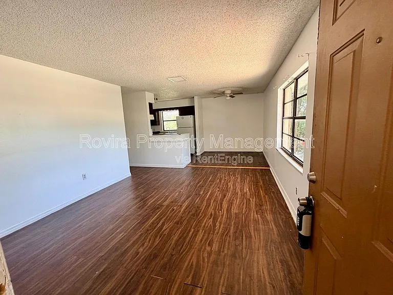 1809 Bronson Dr #D — Photo 8