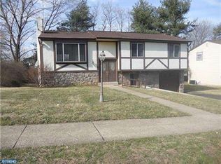 318 Betsy Ln, Huntingdon Valley, PA 19006