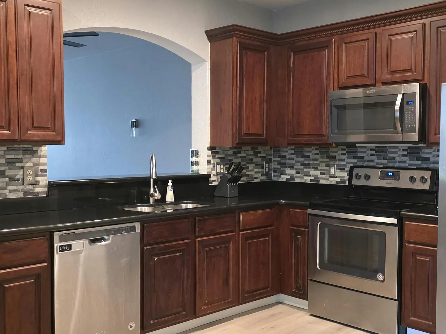 4 bed, 2.5 bath, 1872 sqft, $3,250 — Photo 1