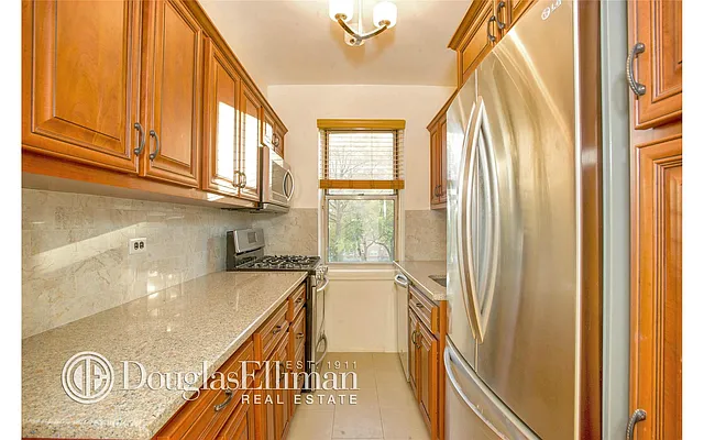 Sold by Douglas Elliman | media 10