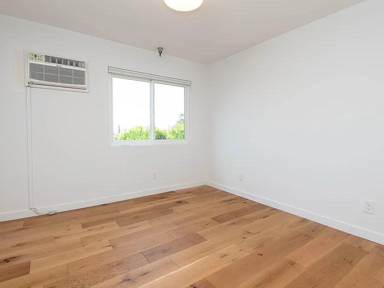 3933 Marathon St #104-B — Photo 9