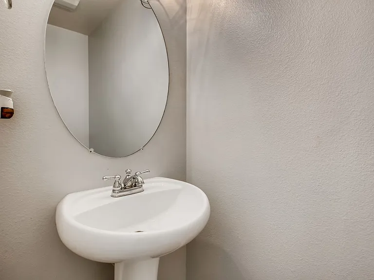 4300 Newton Ave #32 — Photo 13