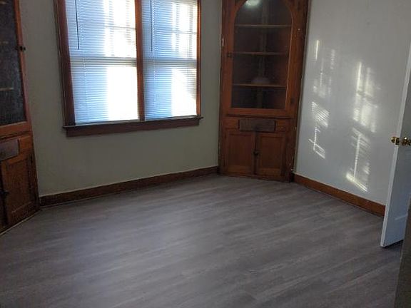 3rd image of 2335 W Burleigh St #A