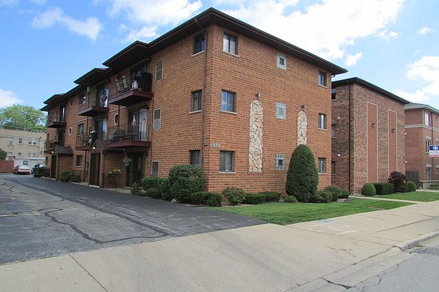 1st image of 5973 N Northwest Hwy APT 3B