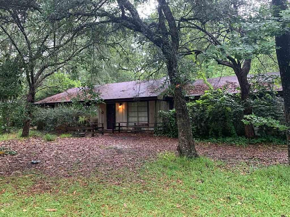 1st image of 2599 Carolyn Dr