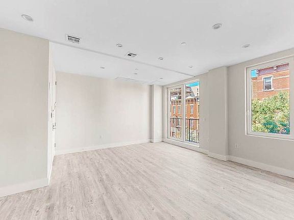 2nd image of 948 Bergen St #3C