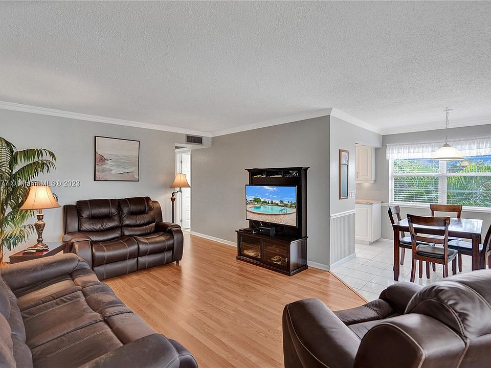 1st image of 112 Windsor E #112