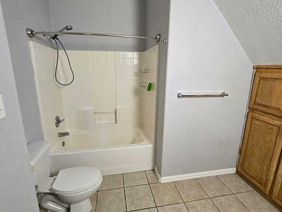 2nd image of 11018 Shady Oaks Dr