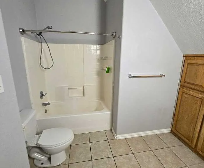 11018 Shady Oaks Dr — Photo 2