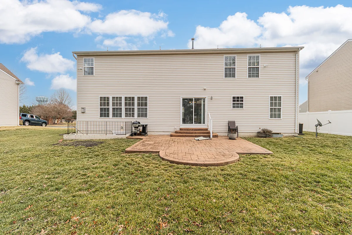 Building Photo - 6 Mintwood Dr