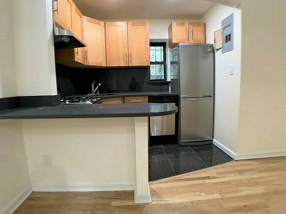 4th image of 257 W 91st St #Rg
