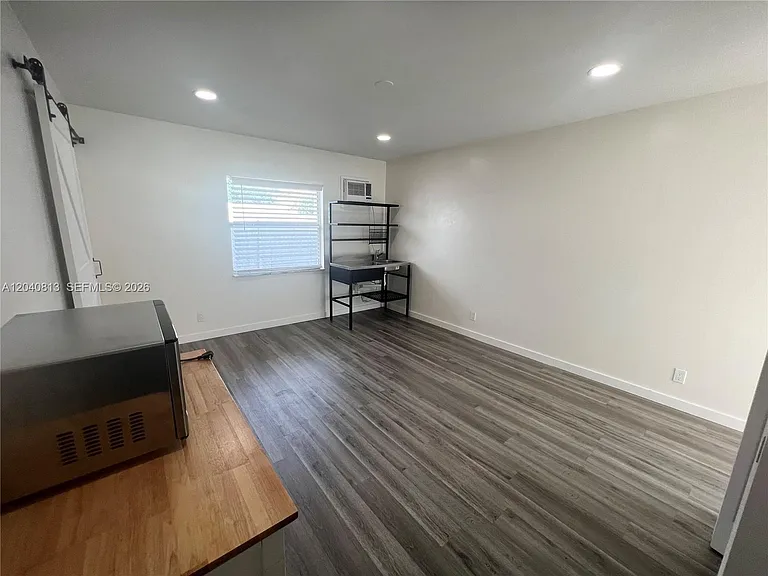1015 SW 4th Ave #B — Photo 6